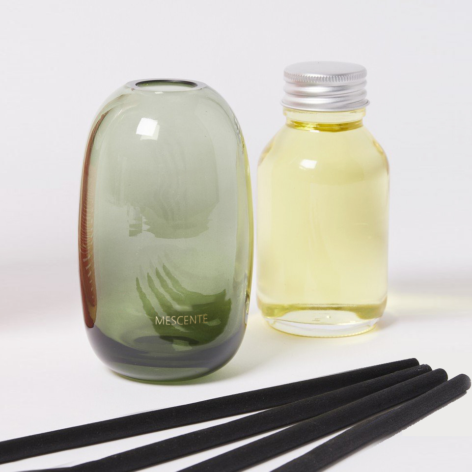 Lüks 100ml 200ml 500ml Elmas Yuvarlak Şişeler Loris Sola Çiçekler Amber Kristal Eyfel Parfüm Kamış Difüzör Yağı