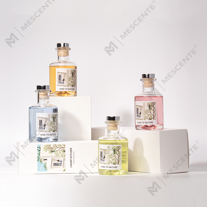 M&Scent Lüks Dekoratif Büyük Şişe Esansiyel Yağı Kamış Difüzör ile Kurutulmuş Çiçek Hediye Seti