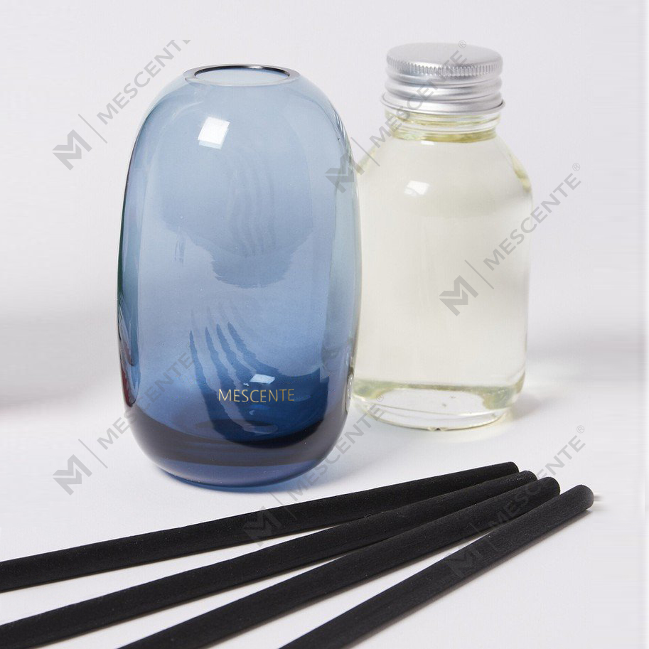 Lüks 100ml 200ml 500ml Elmas Yuvarlak Şişeler Loris Sola Çiçekler Amber Kristal Eyfel Parfüm Kamış Difüzör Yağı