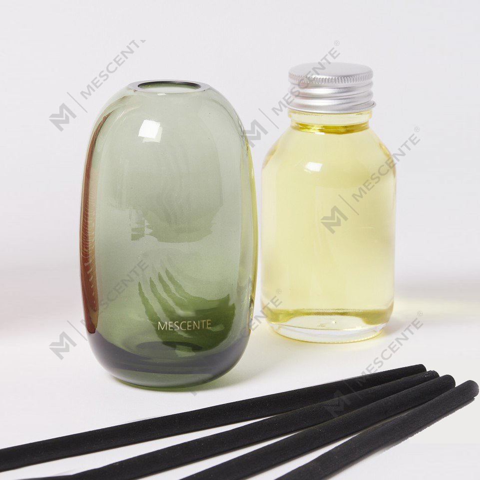 Lüks 100ml 200ml 500ml Elmas Yuvarlak Şişeler Loris Sola Çiçekler Amber Kristal Eyfel Parfüm Kamış Difüzör Yağı